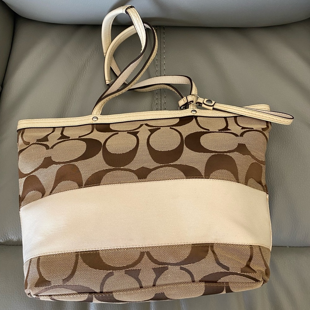 Coach Beige and Chalk Signature Canvas Tote - Picture 2 of 8